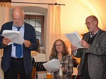 Die Litera(n)ten von links: Bernt Sieg, Bärbel Fürst und Jens Müller-Rastede im Deutschherrnkeller. Foto: Björn Hein
