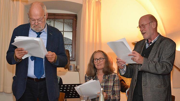 Die Litera(n)ten von links: Bernt Sieg, Bärbel Fürst und Jens Müller-Rastede im Deutschherrnkeller. Foto: Björn Hein