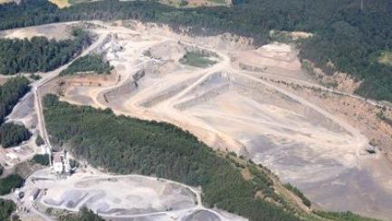 Das Luftbild zeigt den Steinbruch auf dem Zeilberg zum aktuellen Stand. Fotos Basalt-Actien-Gesellschaft
