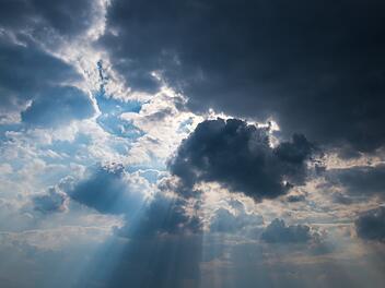 Wetter in Franken: Erst Hitze-Start dann Hebst-Mix - Schauer und Gewitter