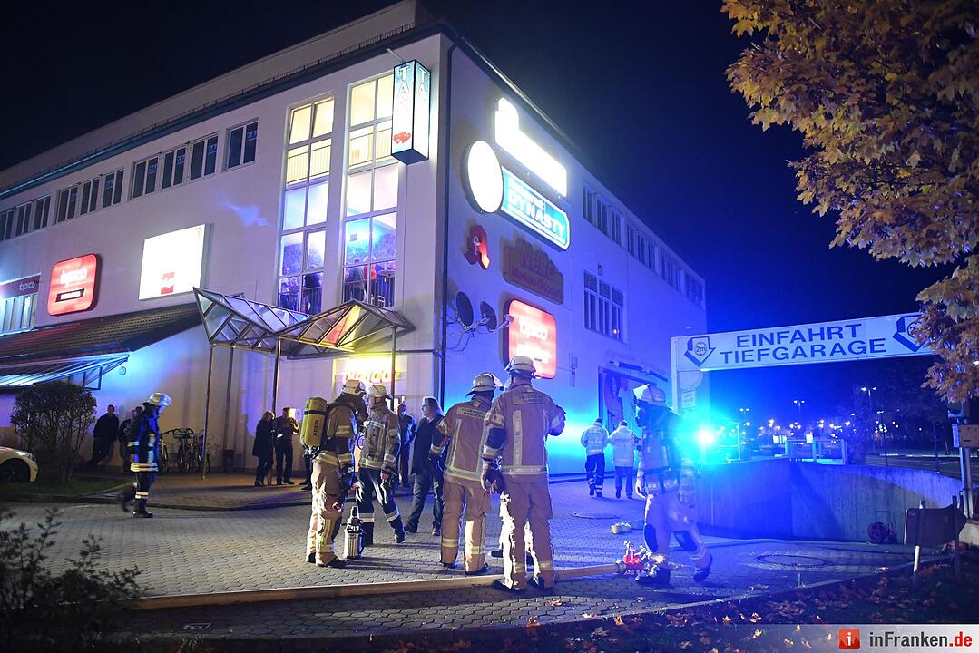 Brand in Tiefgarage in Bamberg - Hotel evakuiert