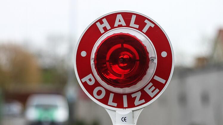 N&uuml;rnberg:  Dubioser Motorradfahrer geht Polizei in die F&auml;nge