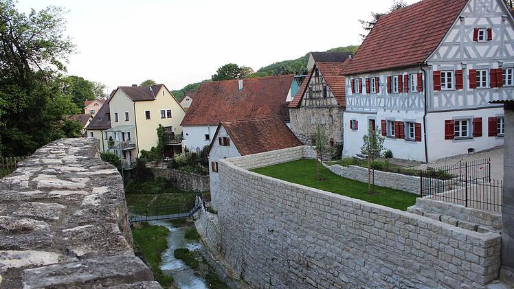 Ein FSV-Schmuckziegel wurde für die Sanierung und Neuordnung des historischen Stadtgrabens in Gräfenberg vergeben.