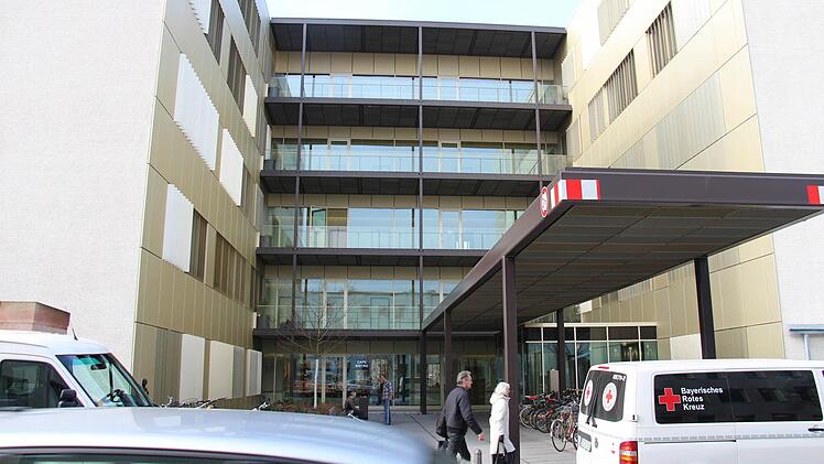 Der Eingang zum neuen Bettenhaus in der Östlichen Stadtmauerstraße