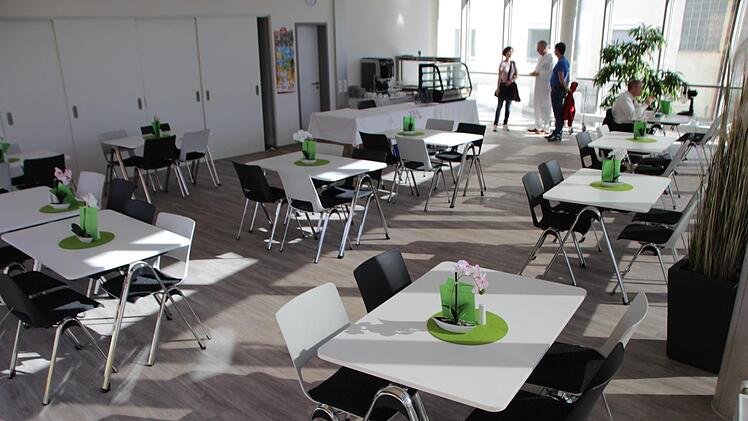 Die bereits eröffnete Cafeteria ("Spitaleria") im Kreiskrankenhaus St. Anna in Höchstadt. Foto: Christian Bauriedel