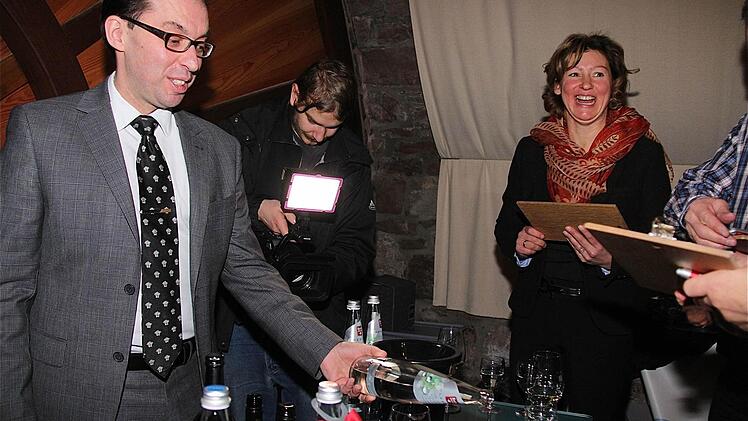 Sommelier Thomas Stobbe sensibilisierte Interessierte für das richtige Wasser zum Wein.