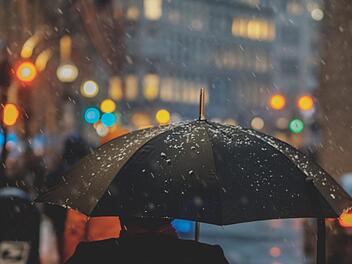 Für Samstagabend sagt unser Wetter-Experte kräftigere Niederschläge für Franken voraus. Diese fallen teils als Regen, teils als Schnee.  Foto: unsplash.com/Osman Rana