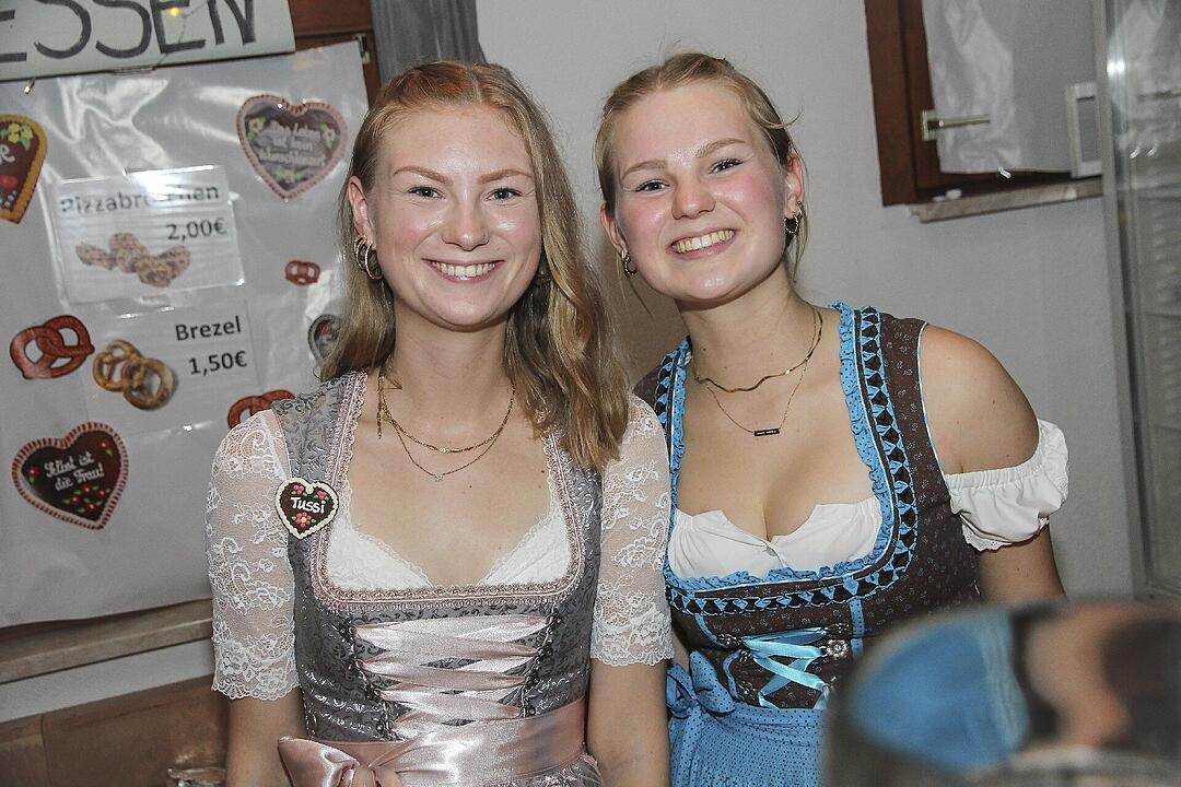 Die Landjugend Zaubach hat zum Kerwatanz eingeladen.
