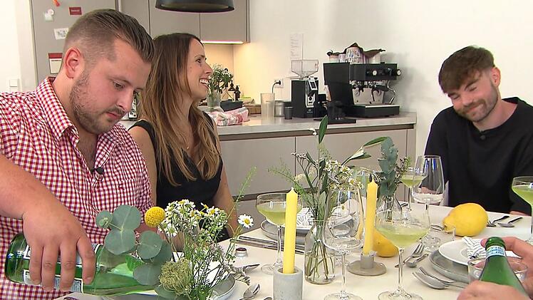 Jenni (41) liebt das Men&uuml; von Youngster Nick (25) - und vergibt 10 Punkte!