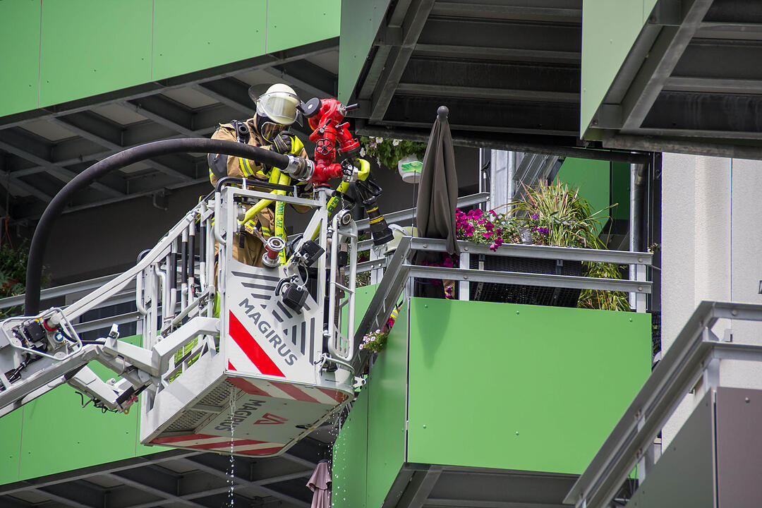 Feuerwehreinsatz in Fürth: Balkonmöbel brennen in der Südstadt