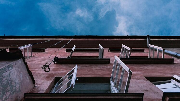 Fenster, Mietshaus, Stock, Mehrfamilienhaus