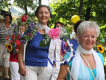 Die Sportlichen Neun haben Badmintonschläger geschmückt und kamen damit auf Platz 1. Fotos: Sonja Adam