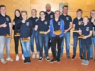 Daumen hoch für die Jugendfeuerwehr der Gemeinde Kleinsendelbach  Foto: Karl Heinz Wirth