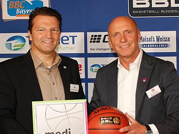 BBC-Geschäftsführer Martin Piotrowski (links) und medi-Geschäftsführer Michael Weihermüller. Foto: Kirchner