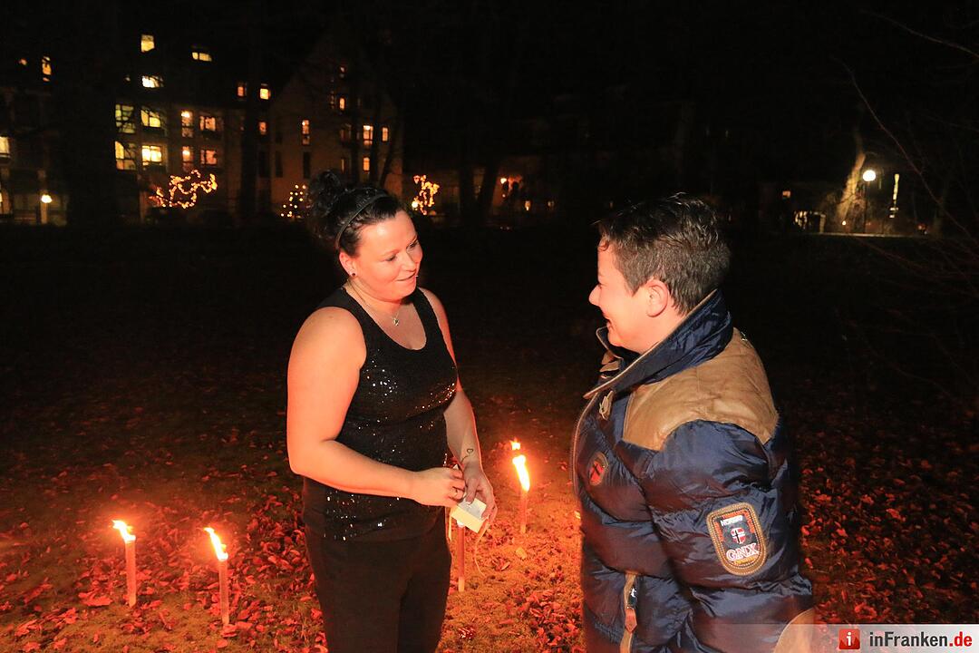 Ela gesteht Stefanie in Burgfarrnbach ihre Liebe