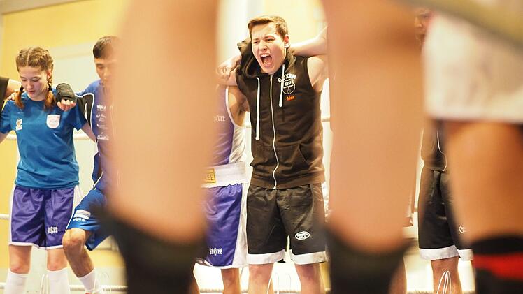 Einschw&ouml;ren als Team. Foto: J&uuml;rgen Schmitt