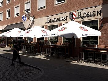 "Bratwurst Röslein" Nürnberg wehrt sich gegen 2G-plus-Regel in Gastronomie