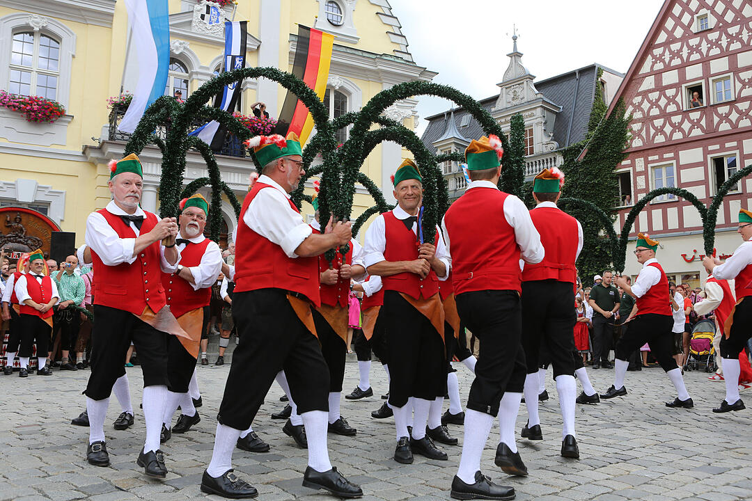 Eröffnung der Kulmbacher Bierwoche mit Büttnertanz und Bieranstich; Foto: Barbara Herbst