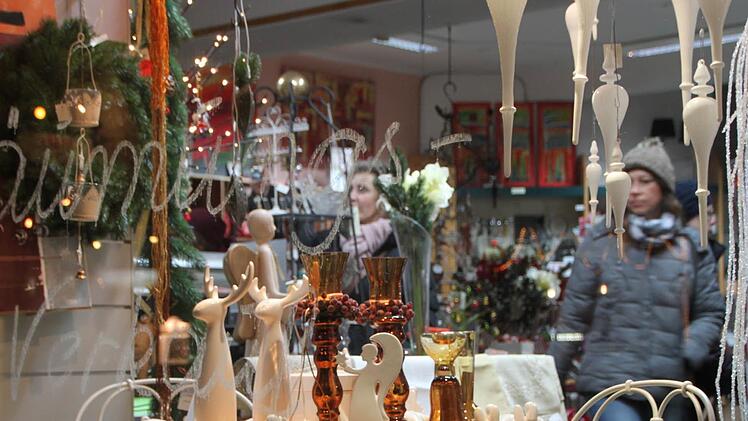 Stimmungsvolles zum Abschied: "Blüten-Blatt-Stielwerk" schließt Ende November. Foto: Ulrike Müller