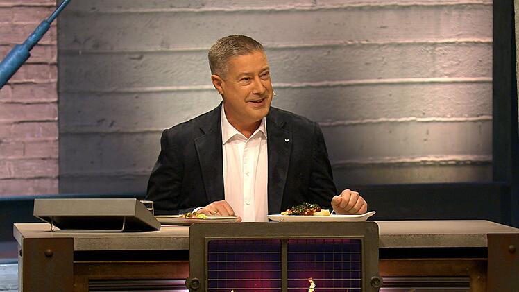 Joachim Llambi machte sich bei seinem Dab&uuml;t als Stamm-Juror von "Grill den Henssler" nicht nur Freunde.