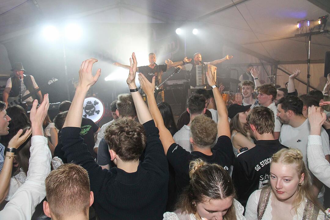 Gro&szlig;losnitz feiert!
