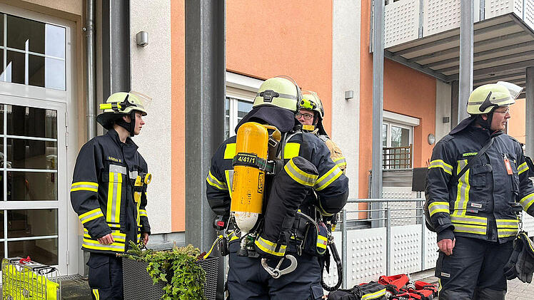 Bamberg: Feuerwehr rückt in Innenstadt aus - "leichter Schmorgeruch" in betreuter Wohnanlage