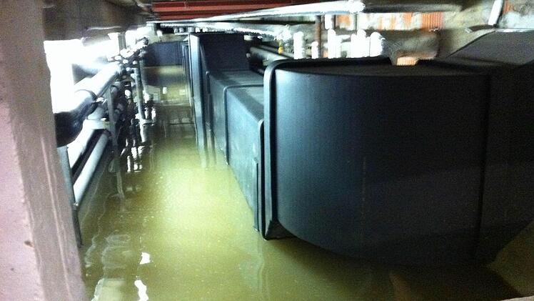 Im Erdgeschoss und in der Turnhalle der Lebenshilfe musste die Feuerwehr anrücken. Foto: Stefan Wicklein