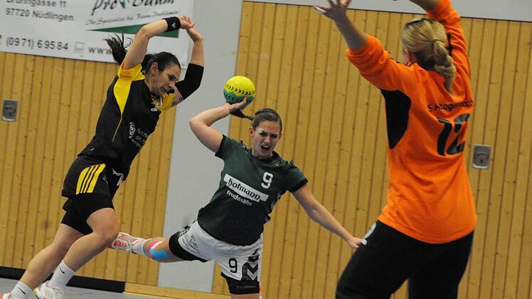 Einen verdienten Punkt holte die SG Garitz/Nüdlingen (grüne Trikots) gegen die TS Herzogenaurach. Foto: Hopf