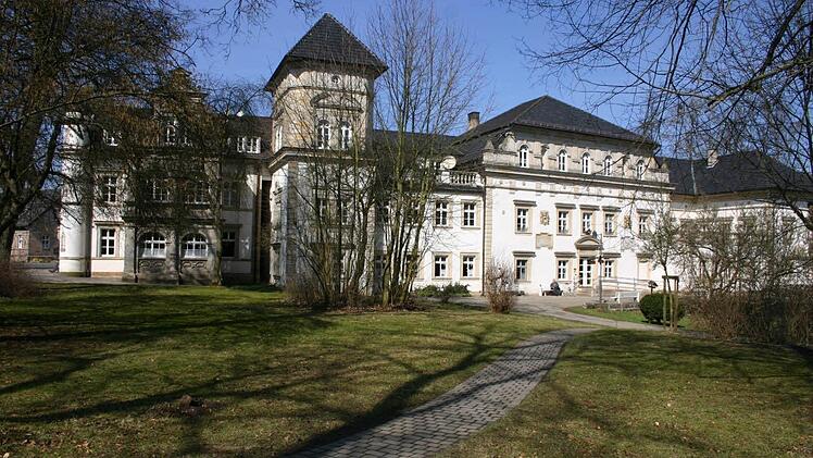 Jahrzehnte lang für Menschen mit psychischen Problemen genutzt, steht Schloss Ditterswind für eine stattliche Summe zum Verkauf.Foto: Nils Kaufmann