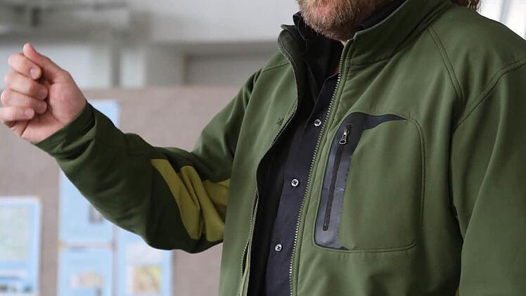Projektleiter Leo Anwander bei seinem Vortrag. Foto: Franz Galster