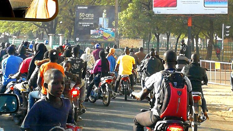 Straßenverkehr in Mali