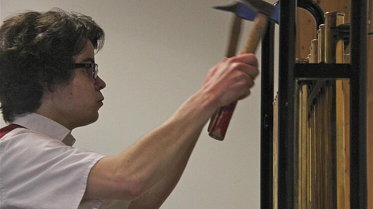 Schwere Glockenröhren kamen beim Schlagwerk zum Einsatz.