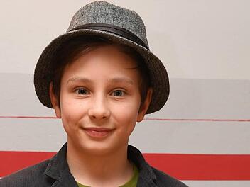 Magic Milan aus Bamberg ist ein sehr erfolgreicher Zauberschüler. Seine Tricks bringt er sich meistens selbst bei, bekommt aber auch magischen Unterricht von bekannten Zauberern. Foto: Ronald Rinklef