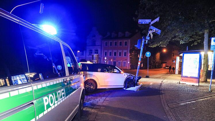 Der Heimweg von der Sandkerwa endete für diesen Mann nach wenigen Metern. Foto: News5/Merzbach
