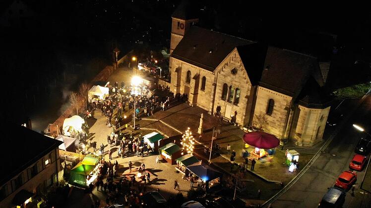 Der Weihnachtsmarkt in Weilersbach. Foto: Heidi Amon