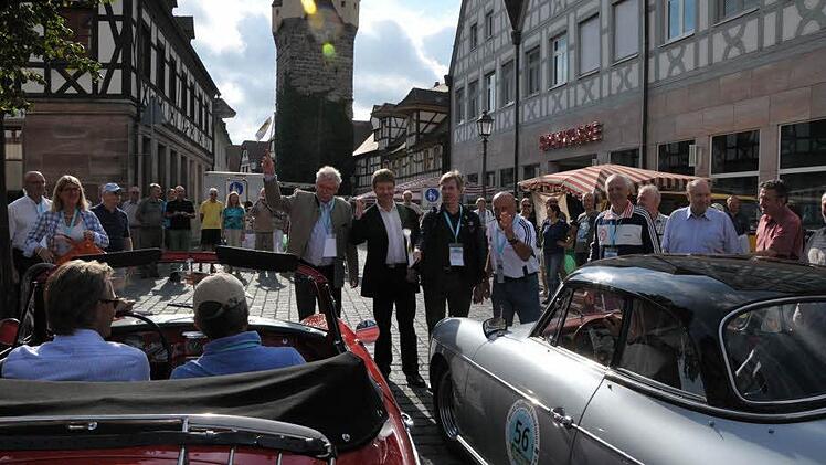 Beim Start in der Herzogenauracher Hauptstraße herrschte Vorfreude. Fotos: Roland Meister