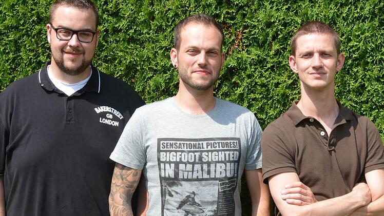 Helden des Alltags: Roman Michel, Florian Kiesel und Florian Beck (von links nach rechts) haben Samstagfrüh den Dreijährigen bei seinem Nachtspaziergang entdeckt und zur Polizei gebracht. Fotos: privat
