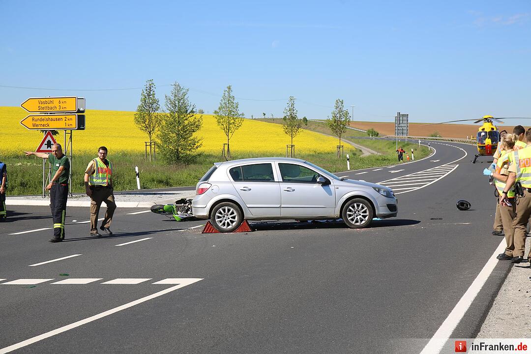 Kreis Schweinfurt: Motorrad  übersehen – Fahrer verstirbt noch an der Unfallstelle