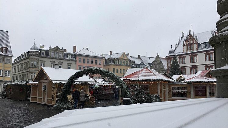 Sanft verschneites Coburg: Blick auf den WeihnachtsmarktFoto: Jochen Berger
