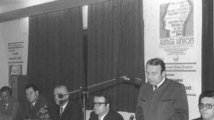 Hausmann bei einer Rede zur Bundestagswahl 1972, links neben ihm Gerold TandlerArchiv