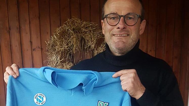 Nicht Maradonas Trikot, aber immerhin das von Careca hat Armin Eck bekommen. Foto: privat