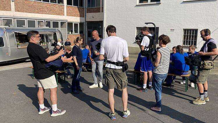 Trubel im Gewerbegebiet: Kann das Kabel-Eins-Team dem Imbiss-Paar helfen?