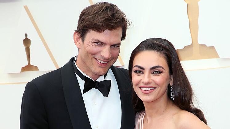Seit Mitte 2012 sind Mila Kunis und Ashton Kutcher zusammen, 2015 gaben sie sich klammheimlich das Ja-Wort.