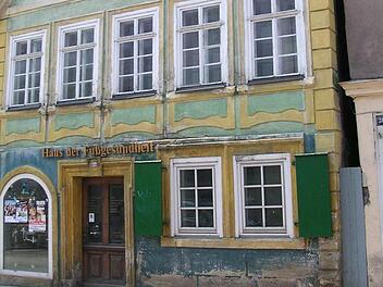 Das Anwesen Ketschengasse 32 ist eins derjenigen, die die Wohnbau verkaufen wollte. Das sei bisher daran gescheitert, dass noch unklar ist, in welcher Höhe eine Sanierung aus Städtebaufördermitteln gefördert wird, sagt Oberbürgermeister Norbert Kastner. Foto: CT-Archiv