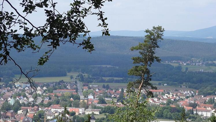 Einmalig schön ist der Blick von der Ottilienquelle auf Neustadt. Foto: Dieter Seyfarth
