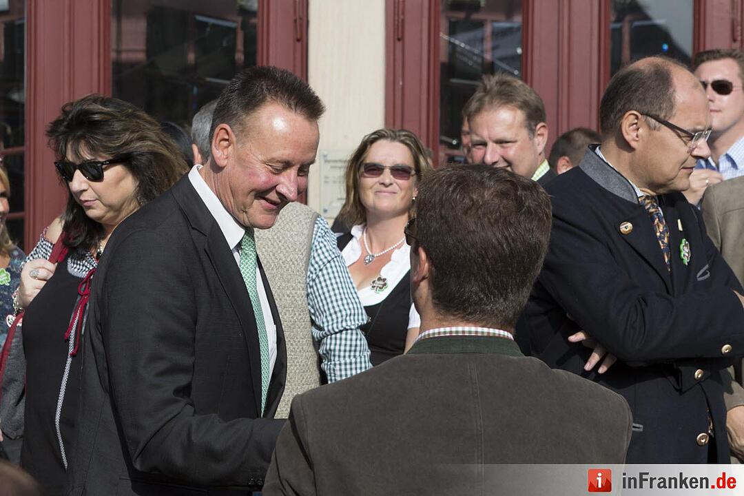 Fürther Michaeliskirchweih eröffnet