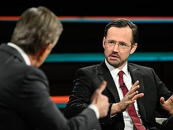 SPD-Politiker Dirk Wiese redete sich bei "Markus Lanz" um Kopf und Kragen.