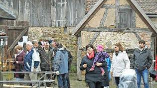 Der Markt, den die Kleinlangheimer Landfrauen heuer im Frühjahr erstmals organisierten, war bereits ein wertvoller Schritt im Zuge der Belebung der Kirchenburg. Foto: Archiv