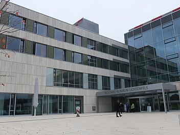 Acht Covid-19-Patienten liegen im Klinikum. Fotos: Bettina Dirauf