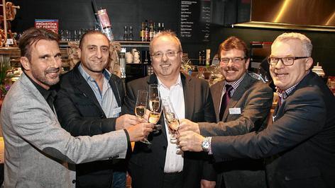 Rosi's Autohof offiziell eröffnet